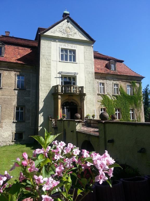 Palac Jastrowiec Villa Exterior photo