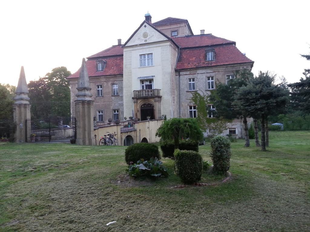 Palac Jastrowiec Villa Exterior photo